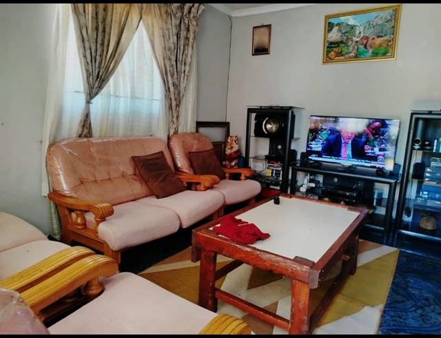 2 BEDROOM HOUSE FOR SALE IN LENASIA SOUTH